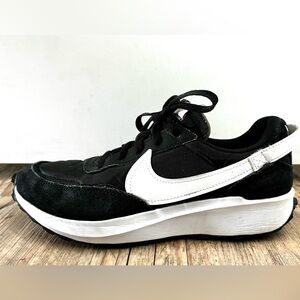 Nike Waffle Debut Sneakers Black and White Excellent Condition women’s Size 8.5